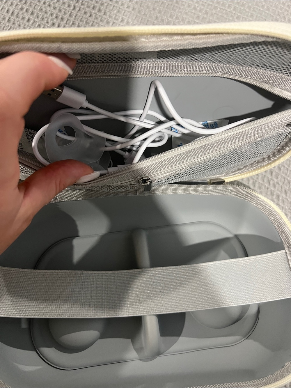 Momcozy Breast Pumps - Picture 4 of 7